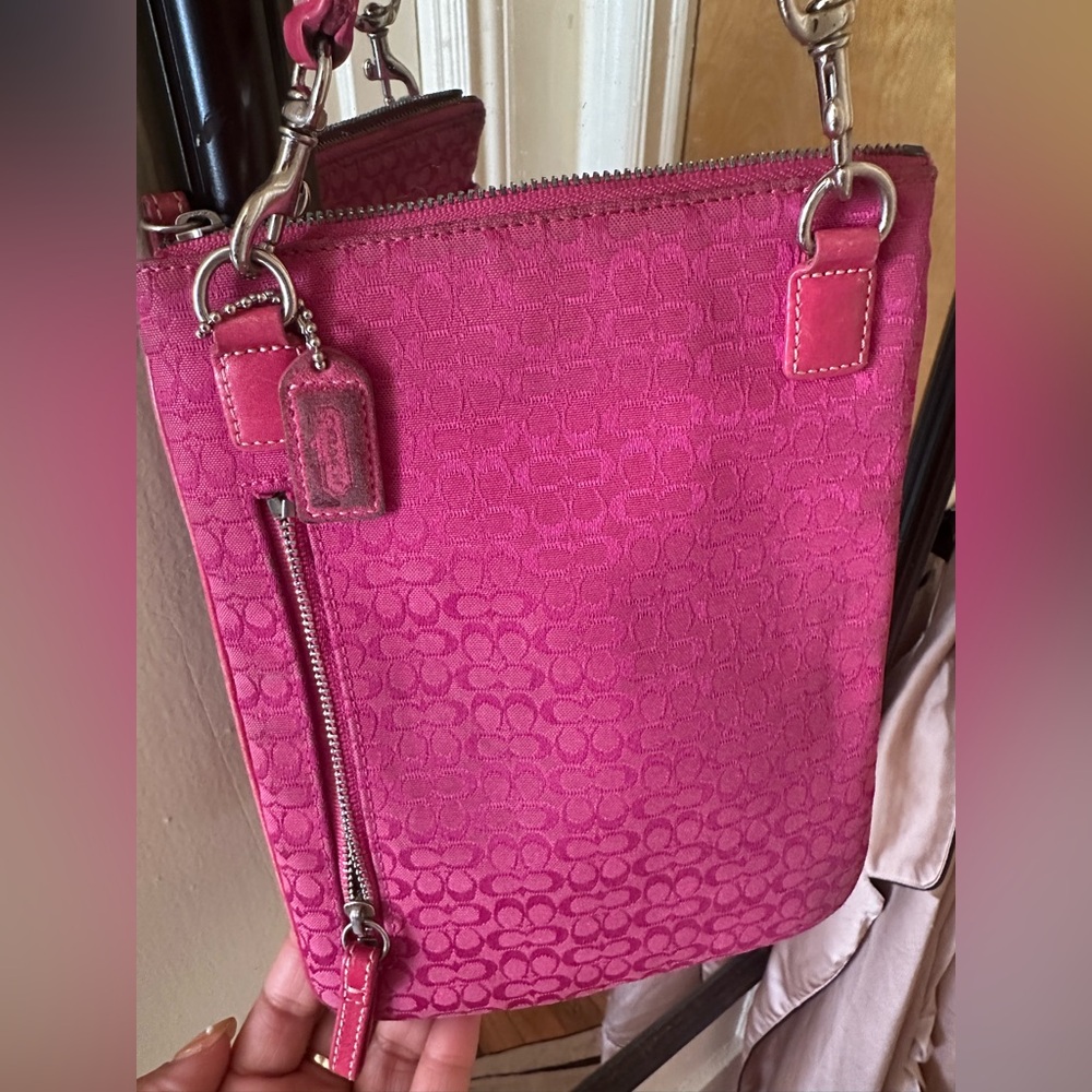 Coach Pink Shoulder Bag - Picture 2 of 3